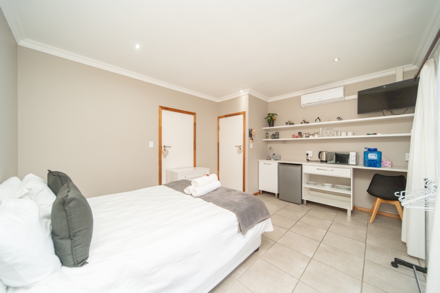 9 Bedroom Property for Sale in Nahoon Eastern Cape